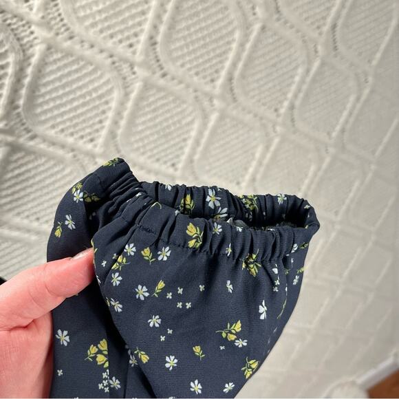 CECE Navy Blue Long Puffy Sleeve Ditsy Floral Cottagecore Blouse Top Sz Medium - Picture 3 of 7